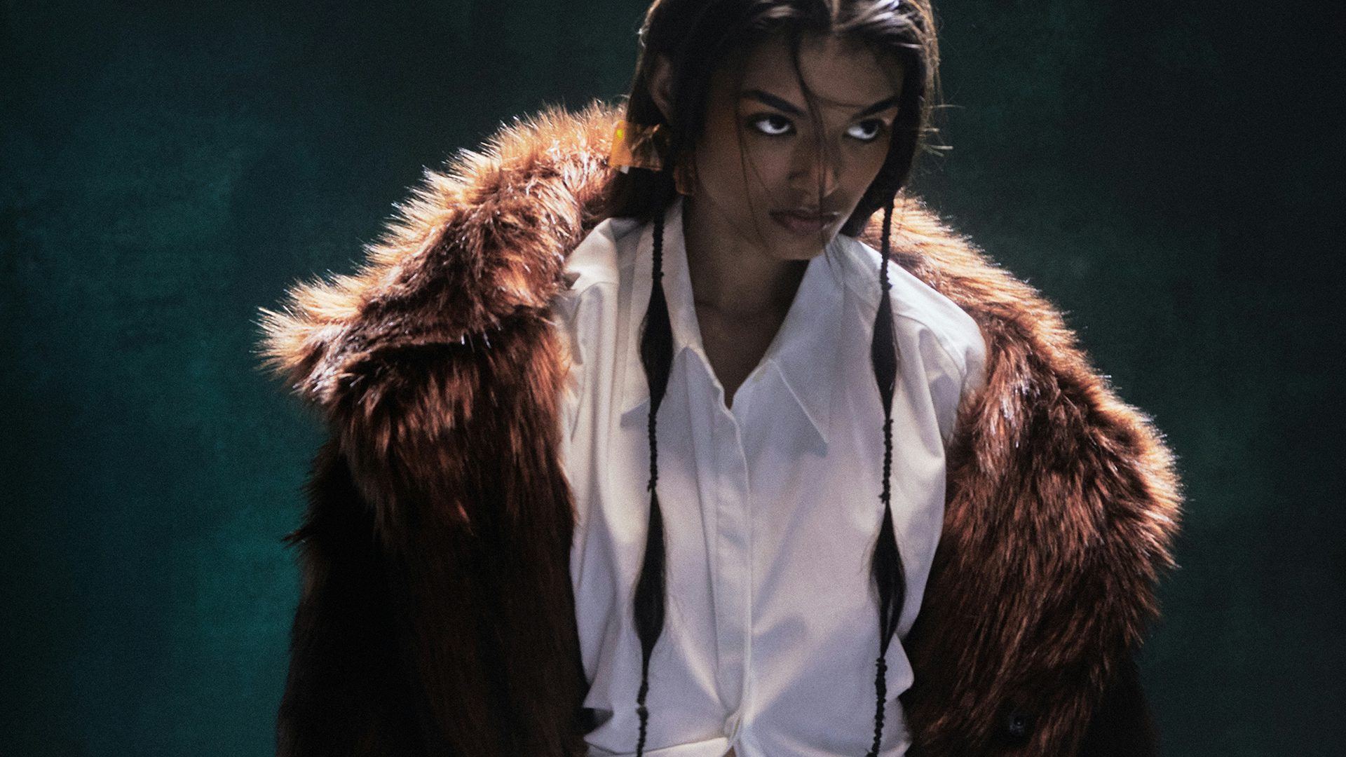 Jasmine Asia models Faux Fur Coat